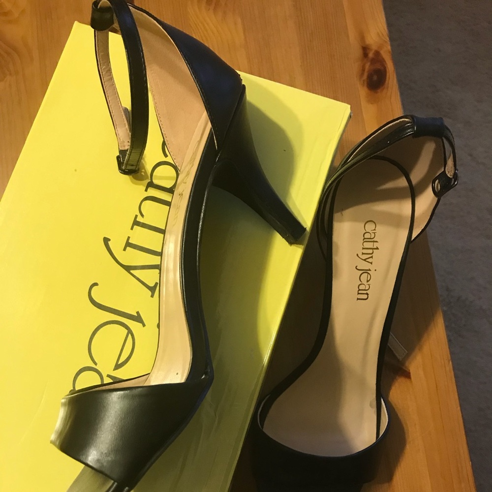 Black strappy heels - Picture 5 of 8